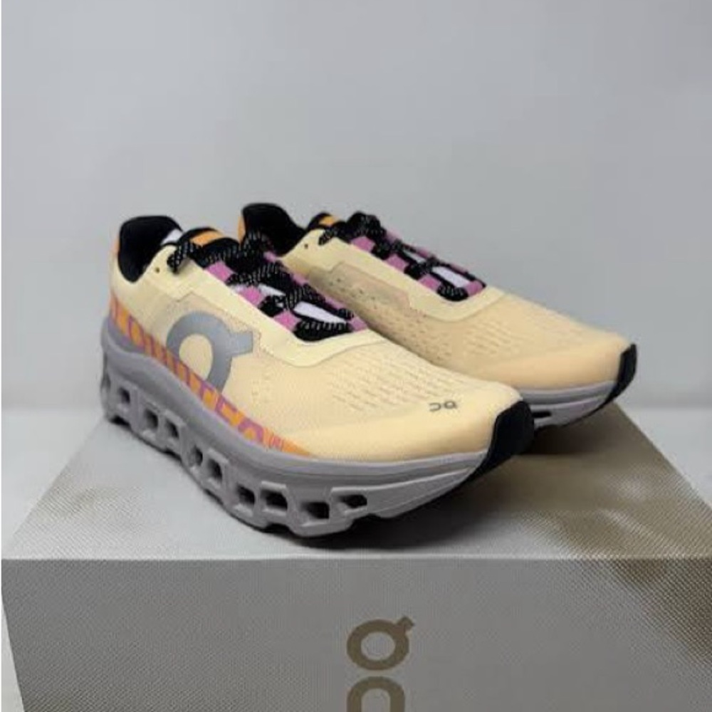 On Cloudmonster in Blonde/Fade.  Women’s 8. LBN